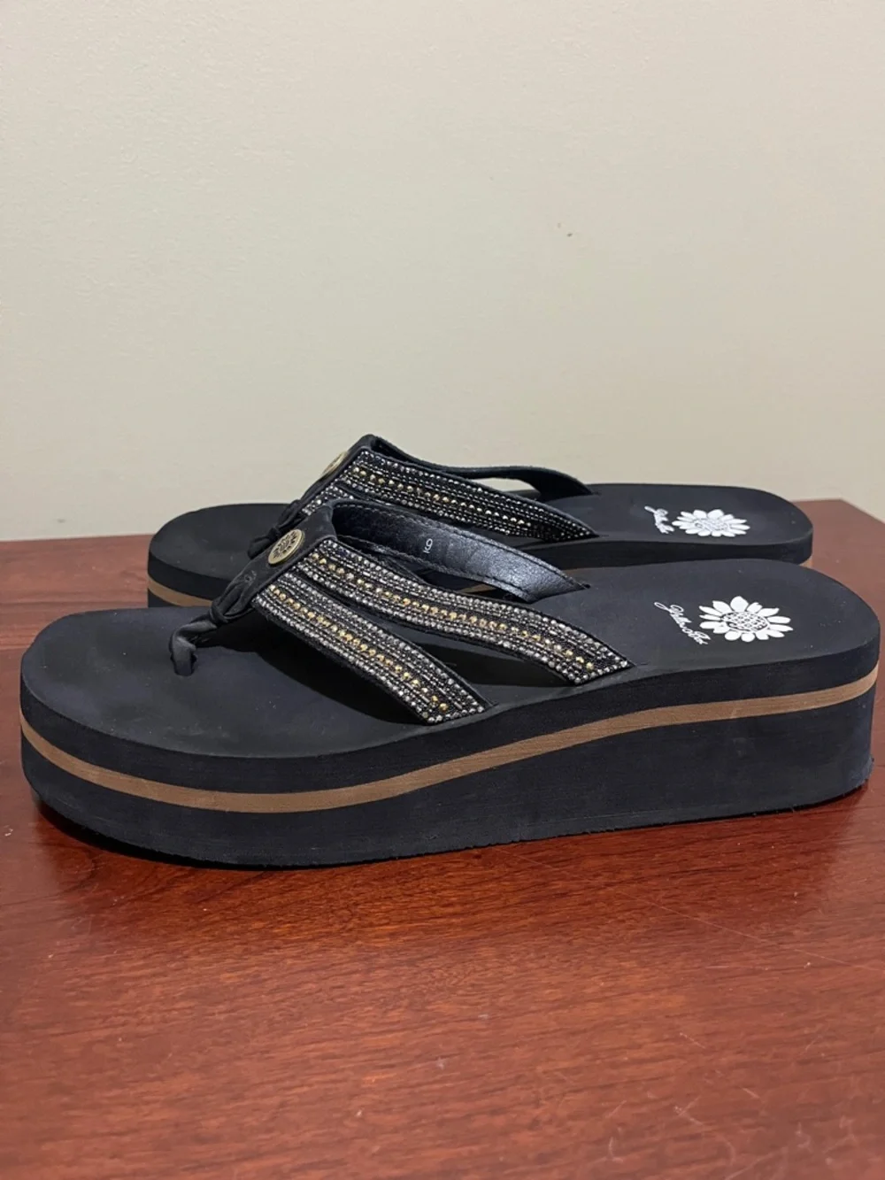 Yellow Box Black Platform Flip Flop with Double strap w/rhinestones Women's 9